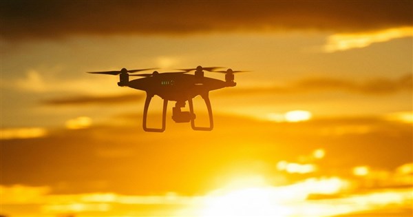 国防特別予算の縮小で軍需関連株が急落、業界は産業信頼への影響を懸念