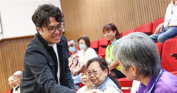 民進党、13日に選対会議開催へ　沈伯洋氏を台北市長選に擁立する見通し