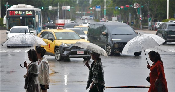 前線が12日に南下、4日連続で北から南へ雨に転じる見込み