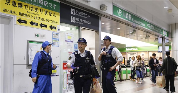 日本のJR電車で不明なスプレー、3人が体調不良 16歳少年を逮捕