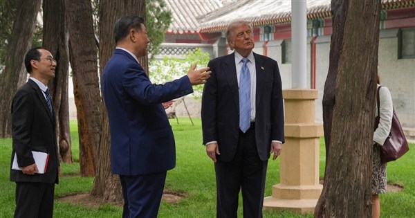 Trump and Xi Jinping Have Tea in Zhongnanhai, Claiming a Great Trade Deal