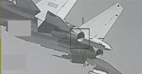中国軍機・艦が戦闘準備警巡 台湾軍、F-16スナイパーポッドによる監視映像を公開