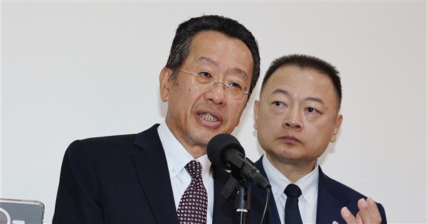 台湾潜水艦の追加予算凍結、国防部長は「海鯤」の海上試験完了で執行望む