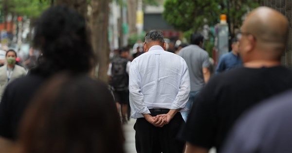 4月の失業率は3.3%、2ヶ月連続の上昇に歯止め