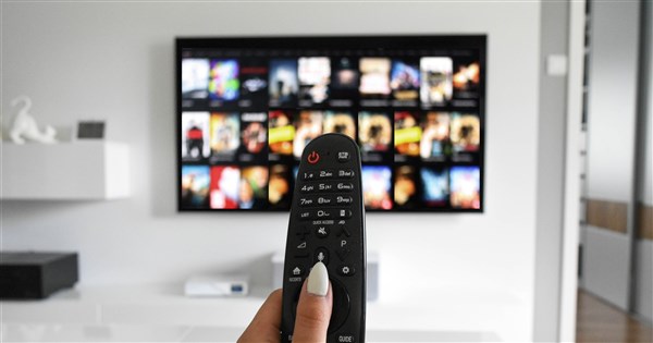 中国製テレビがユーザーを監視か　米で集団訴訟、プライバシーリスク浮上