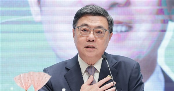 Will Civil Servant Salary Hikes Exceed 4%? Premier Cho Jung-tai: 'Considering Based on Economic Foundation'