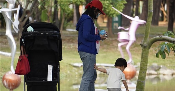 卓榮泰：成長津貼若確定強制存一半 將有保底設計