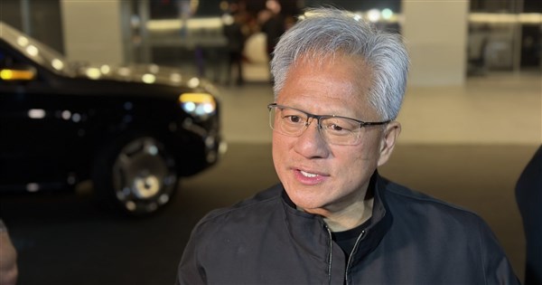 黃仁勳再訪台灣　將直奔南港開講