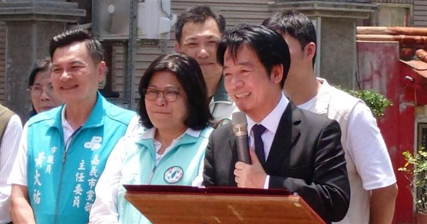 頼総統：国民年金のみ加入の専業主婦（夫）へ月額最低5000元を支給