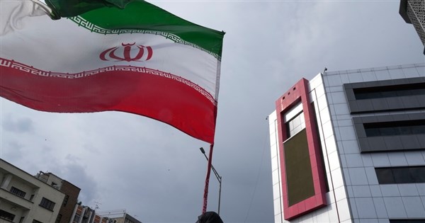 Iranian Chief Negotiator and Officials Arrive in Qatar for US-Iran Peace Talks