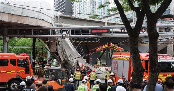 Yonhap: Bridge Collapses During Demolition in Seoul, 6 Believed Injured