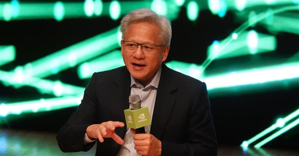 NvidiaのフアンCEO、AIを理由にした解雇は「怠慢」と批判