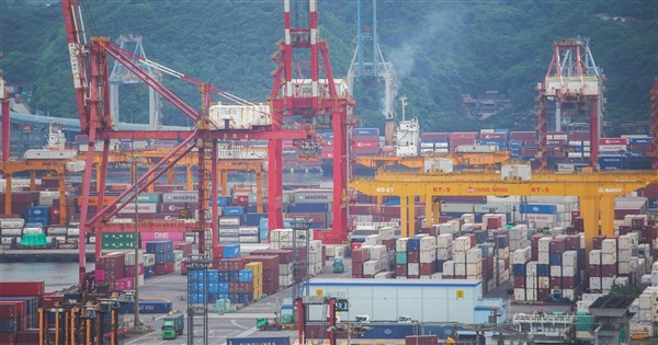 AIブームが戦火の影響を凌駕、台湾主計総処が今年の輸出額を9000億ドル近くに上方修正