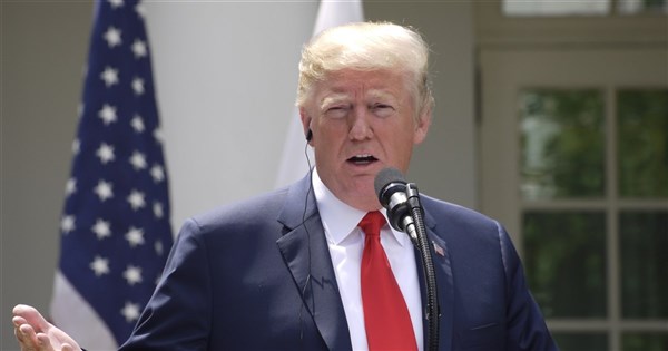 トランプ米大統領の健診結果は「極めて良好」、医師は減量を推奨