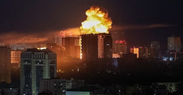 ロシアがウクライナ各地を猛攻撃、10人死亡100人負傷　市民「世界末日のよう」