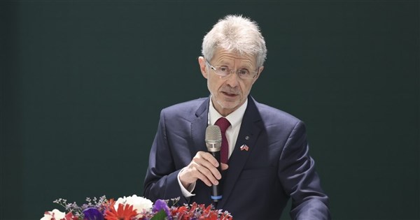 ヴィストルチル・チェコ上院議長：「自由には責任が伴う」、回復力と安全は目先の利益より重要