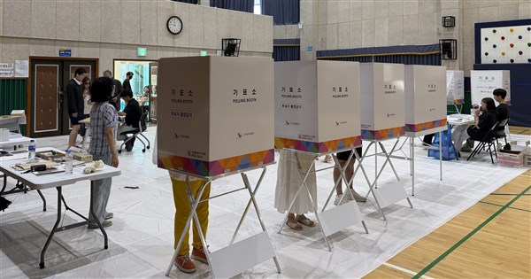 韓國地方選舉 在野喊停止開票、執政黨回應無必要