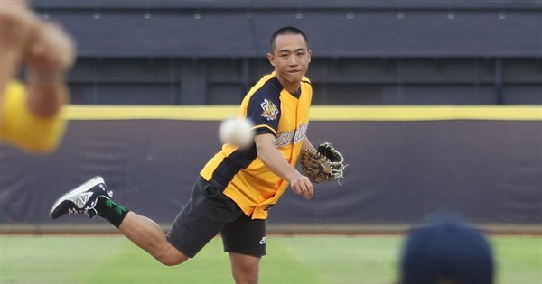 CPBL新人テスト会に85名が参加、プユマ事故生存者の王羽飛も挑戦