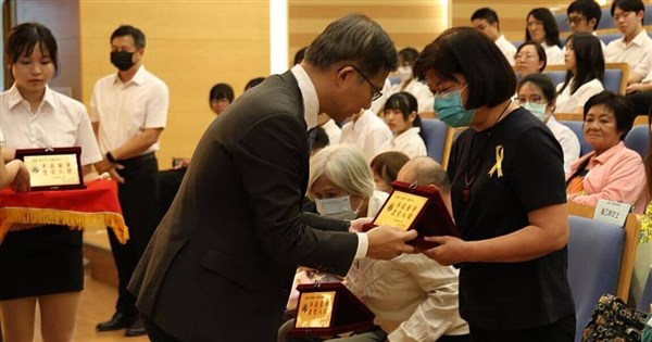 「無言の教師」が教える命の授業：遺体提供の勇気と尊厳