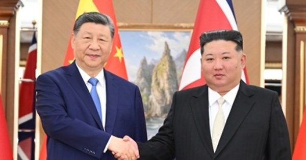 習近平主席が金正恩総書記と会談、中朝関係の一層の発展を推進
