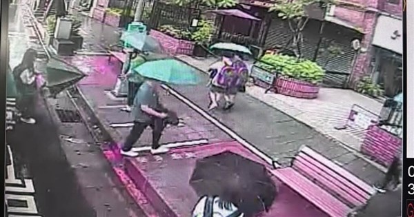 北市女高中生搭公車上學遭攻擊 警鎖定犯嫌追緝