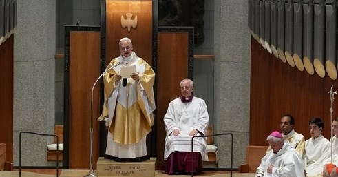 教宗良十四世西班牙行 為聖家堂新塔主持祝福儀式