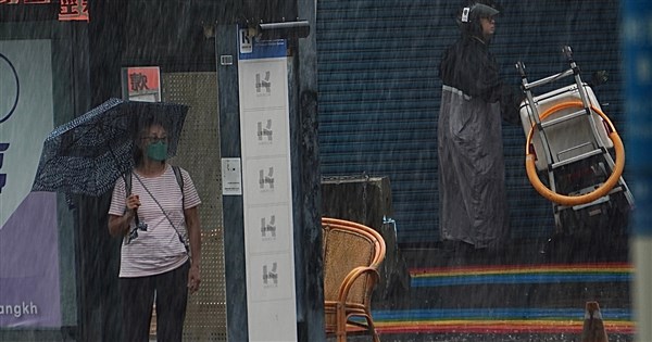 Heavy Rain Warning for Central and Southern Taiwan on 14th–15th; Weather to Stabilize from 17th