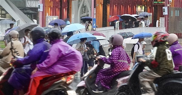 高雄屏東豪雨特報 新竹等10縣市留意大雨
