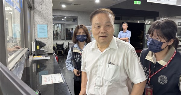 花蓮営養給食入札問題 副知事顏新章が100万台湾ドルで保釈