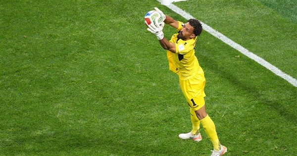 カーボベルデ老門神ヴォジーニャ、スペインの猛攻を阻む　ワールドカップ初出場で世界中を感動させる