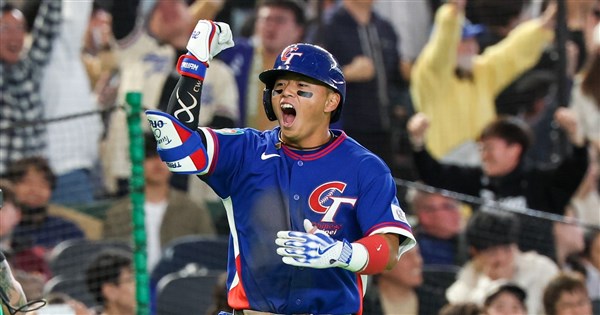 Red Sox Triple-A's Cheng Tsung-chieh Hits 6th Homer of Season, Turns Two Double Plays in Defense