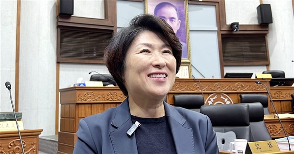 饒慶鈴が録画動画で海峡論壇に参加　邱垂正：両岸関係条例で調査