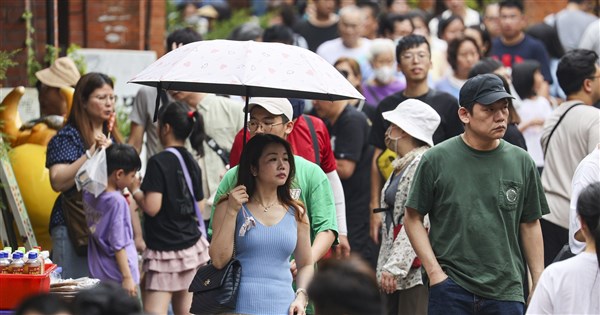 Wu Derong: Weakening Mei-Yu Front and Southwest Monsoon; Hot Summer-Like Weather During Dragon Boat Festival Holiday