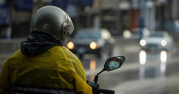 北北基および南投県山間部で豪雨警報　中部地域は局地的に大雨