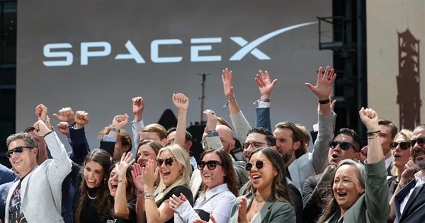 SpaceX上市後股價狂飆 一度超越微軟躍居全球市值第4大
