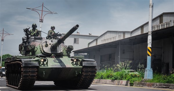 國軍立即備戰操演 269旅戰車甲車挺進八里、台北港