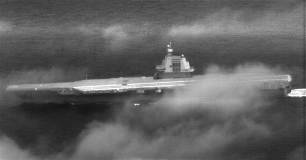 中共航艦福建號航經台灣海峽 國軍嚴密監控