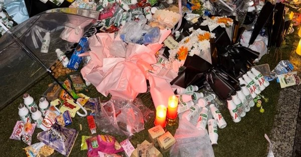 安徽車禍警方通報引爭議 民眾自發悼念遇難孩童