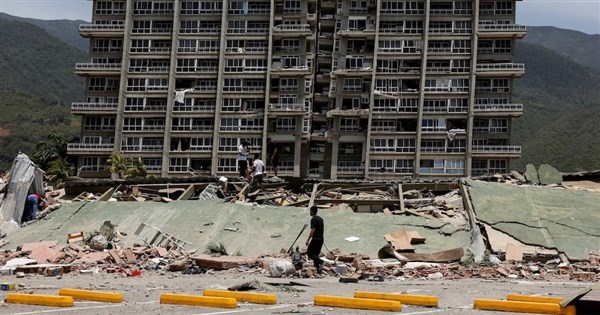 Death Toll in Venezuela Earthquakes Rises to 589; International Rescue Teams Arrive