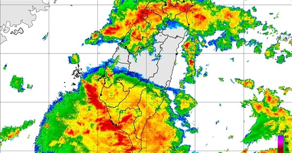 高雄屏東超大豪雨 19縣市雨勢不停