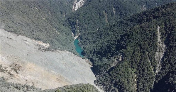 Hualien Wanli River Landslide Dam Reaches Yellow Alert; Residents Must Evacuate