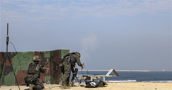 早安世界》藍版無人機條例6年2400億、採公務預算 政院憂排擠社福支出