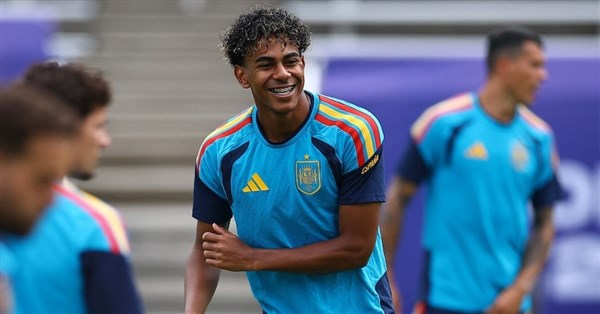 ワールドカップ準決勝でフランスと対戦 ヤマルが19歳の誕生日に「勝利が最高のプレゼント」