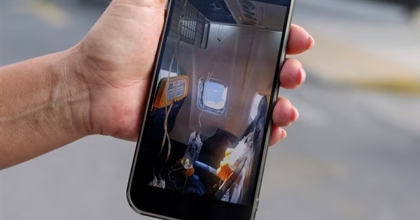瑞恩航空乗客、半身が機外に吸い出される事故 妻が生死の瞬間を証言