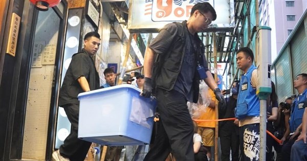 香港獨立書店遭搜查　總統：思想與文字不應被禁錮