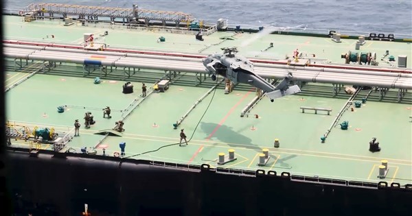 美重啟封鎖伊朗港口 登油輪檢查確保無違規行為