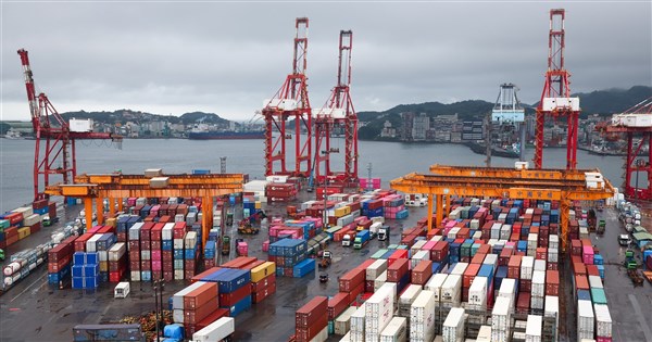 財部：7月出口年增32.9% 連續33個月正成長