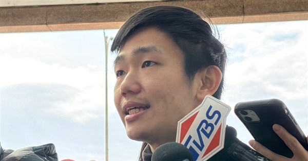 涉中市府採購洩密案　參議顏迺倫、前北市發言人李政軒交保