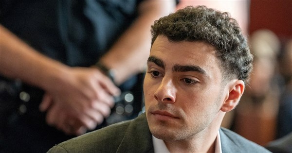 槍殺健保CEO引發兩極輿論 曼吉昂認罪恐判終身監禁
