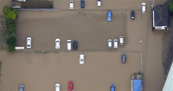 日本千葉豪雨淹近500住宅　逾千泡水拋錨車棄置路上